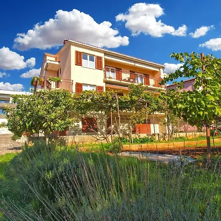 Fuer 5 Personen Ca 50 Qm In Rabac, Istrien Bucht Von * 拉巴克