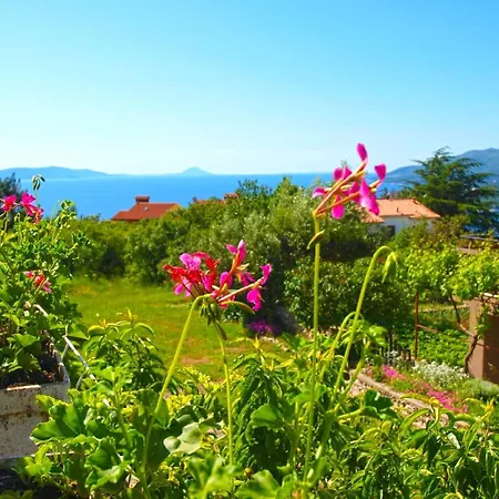 Fuer 5 Personen Ca 50 Qm In Rabac, Istrien Bucht Von Rabac